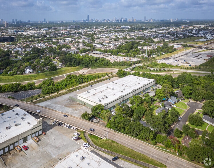 707 N Shepherd Dr, Houston, TX for lease - Aerial - Image 3 of 10