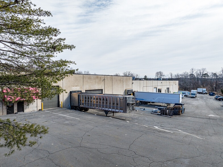 1-24 Export Dr, Sterling, VA for sale - Building Photo - Image 2 of 10