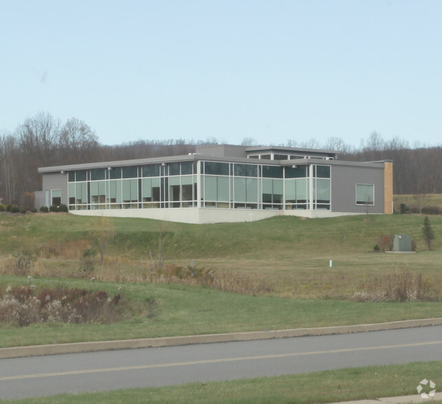 10 Fox Run Rd, Drums, PA for sale - Primary Photo - Image 1 of 1