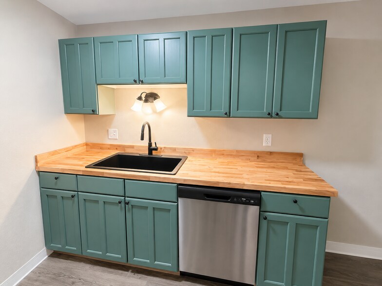 748 Tatum St, Saint Paul, MN à vendre - Photo du bâtiment - Image 2 de 13