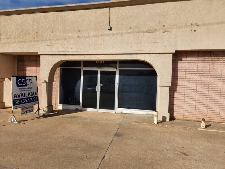 1901 W Gore Rd, Lawton, OK à louer - Photo du bâtiment - Image 2 de 6