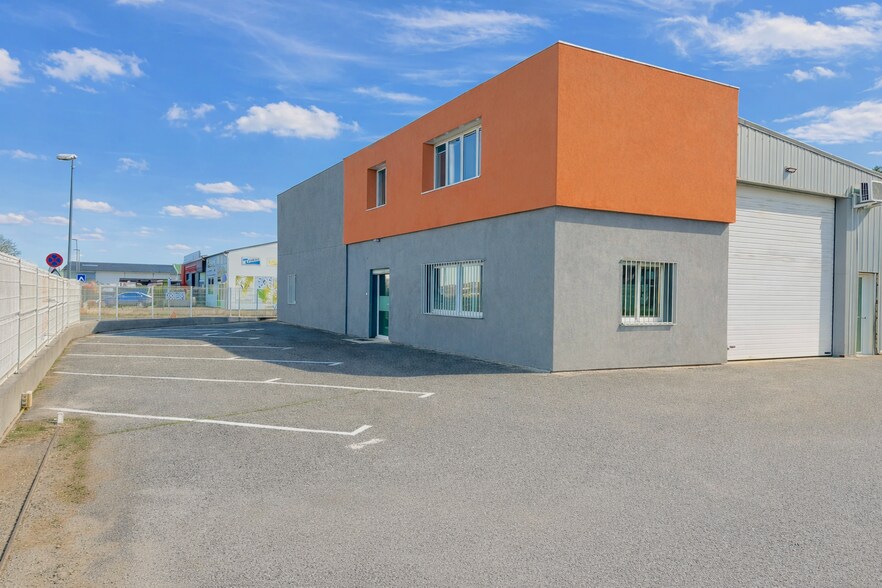 123 Avenue Des 5 Ponts, Saint-Maximin-la-Sainte-Baume à louer - Photo principale - Image 1 de 1