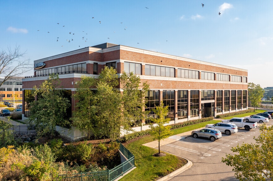 17440 College Pky, Livonia, MI for lease - Building Photo - Image 2 of 15