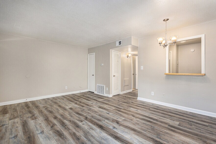 2418 Green Springs Hwy, Birmingham, AL à vendre - Photo intérieure - Image 3 de 19