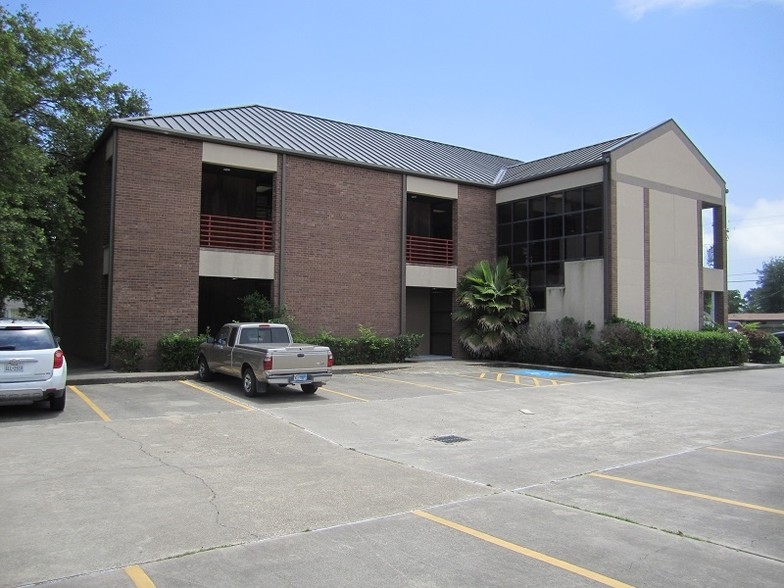 1228 N Logan St, Texas City, TX for lease - Building Photo - Image 2 of 13