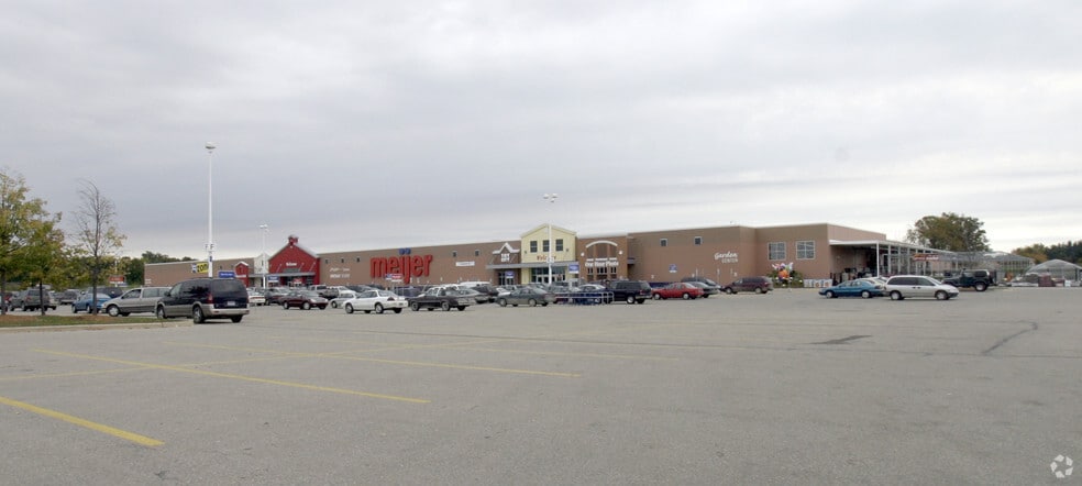 606 S Greenville West Dr, Greenville, MI for lease - Primary Photo - Image 1 of 1