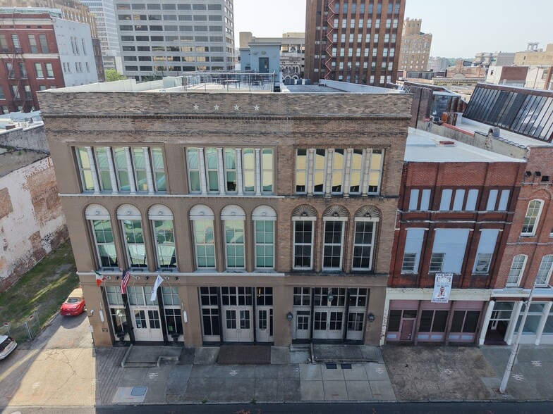 60 S Front St, Memphis, TN for sale - Building Photo - Image 2 of 11