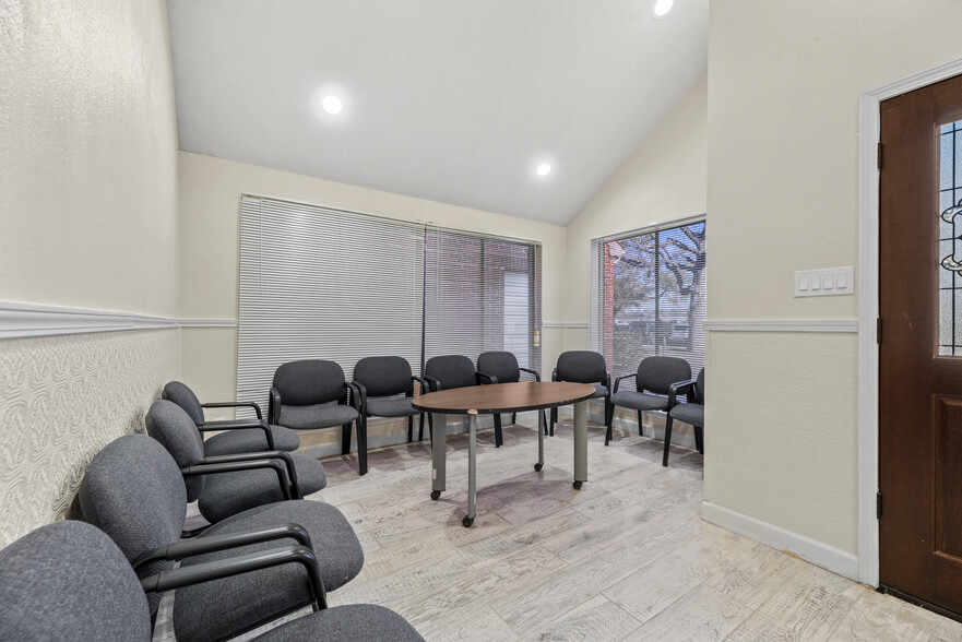 11111 Jones Rd, Houston, TX for lease - Interior Photo - Image 2 of 13