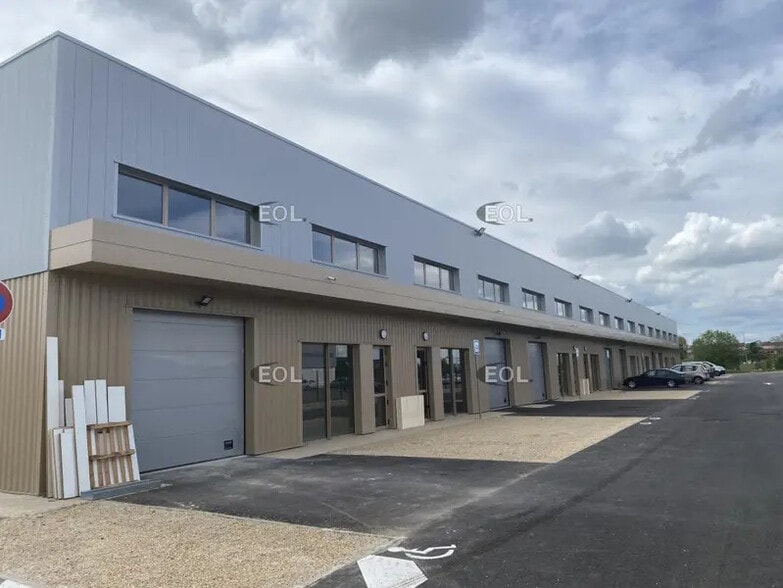 Flex in Marolles-en-Hurepoix for sale - Building Photo - Image 1 of 1