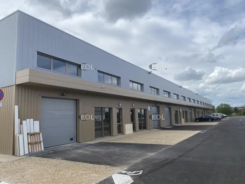 Flex in Marolles-en-Hurepoix for sale Building Photo- Image 1 of 2