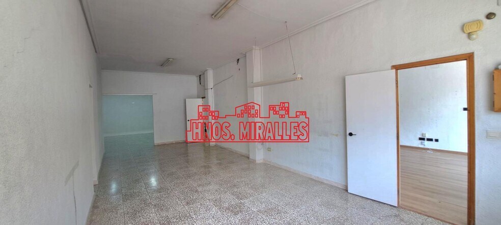 Retail in Elche, Alicante for lease - Interior Photo - Image 3 of 11