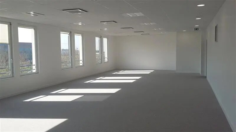 Office in Chessy for lease Building Photo- Image 1 of 7