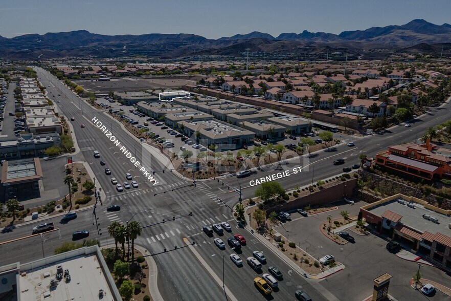 2425 W Horizon Ridge Pky, Henderson, NV à louer - Aérien - Image 3 de 4