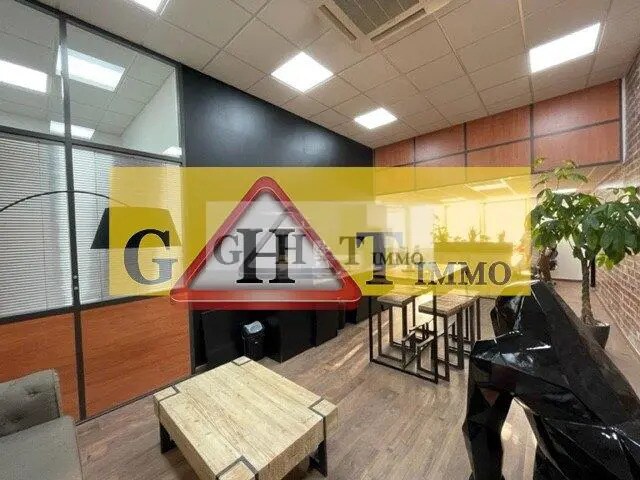 Office in Neuilly-sur-Marne for lease Interior Photo- Image 1 of 9