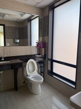 89-20 Liberty Ave, Ozone Park, NY for lease Interior Photo- Image 2 of 12