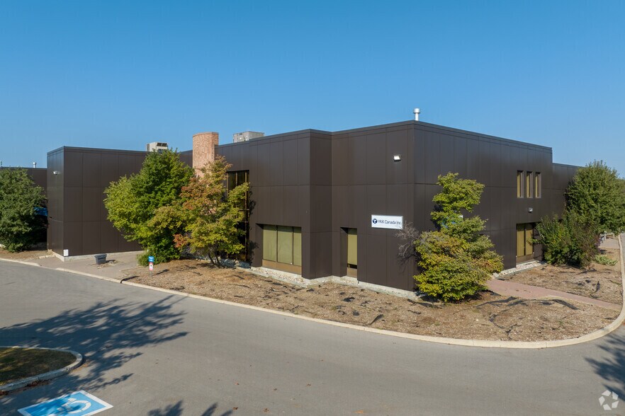 100 Courtland Ave, Vaughan, ON à louer - Photo principale - Image 1 de 4