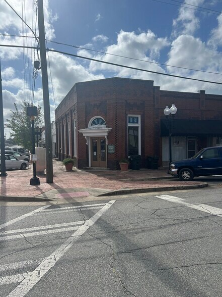 124 E College Ave, Ashburn, GA à vendre - Photo du bâtiment - Image 2 de 13