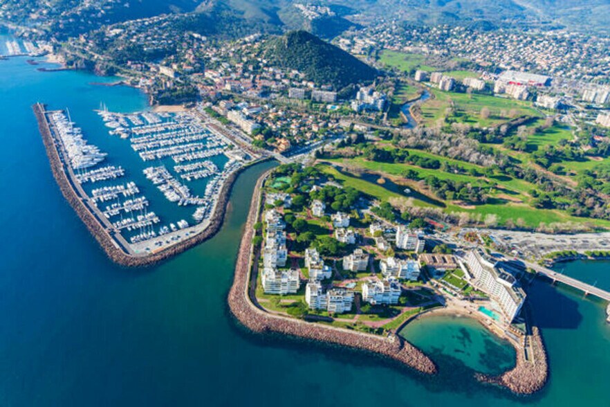 Office in CANNES-LA-BOCCA for sale - Aerial - Image 2 of 3