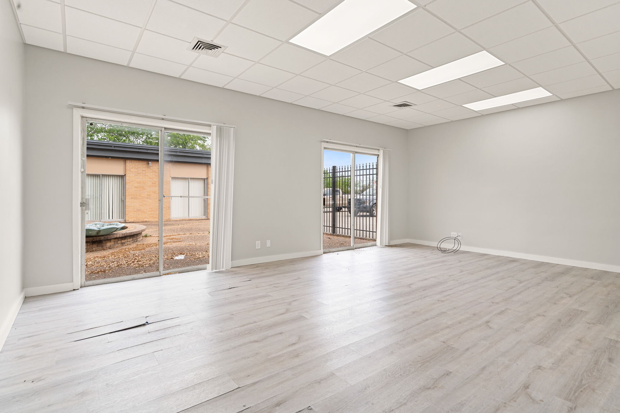 9941 Rowlett Rd, Houston, TX à louer Photo intérieure- Image 1 de 15