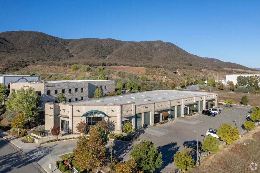 42108 Roick Dr, Temecula, CA à louer - Photo du bâtiment - Image 3 de 6