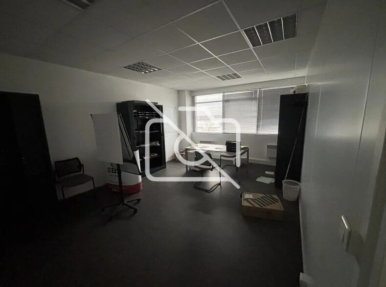 Bureau dans Bois-d'Arcy à louer - Photo intérieure - Image 3 de 7