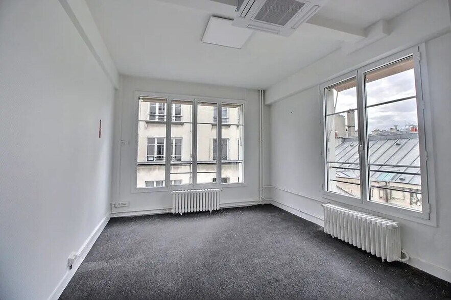 10 Cité Paradis, Paris for lease - Interior Photo - Image 3 of 10