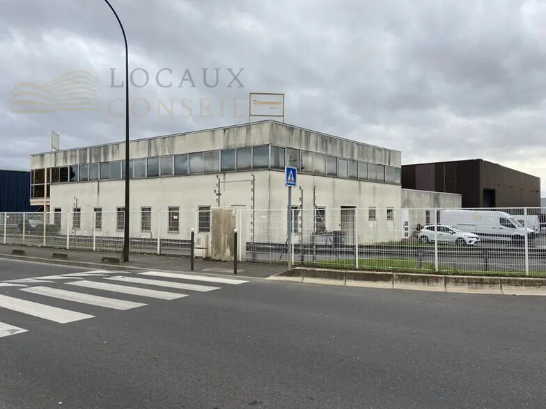 Industriel dans Argenteuil à louer - Photo du bâtiment - Image 2 de 3