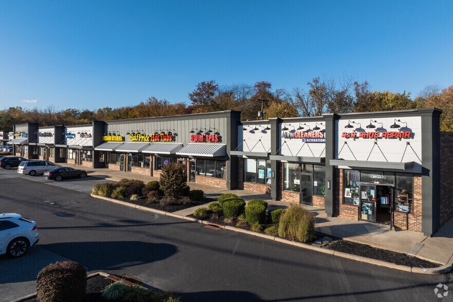2110 E Rt 70, Cherry Hill, NJ à louer - Photo du bâtiment - Image 2 de 6