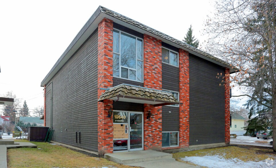 10649 85th Ave NW, Edmonton, AB à vendre - Photo principale - Image 1 de 1