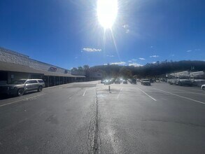 198 Pocahontas Trl, White Sulphur Springs, WV à louer Photo du bâtiment- Image 2 de 5