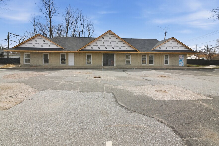 359 Route 111, Smithtown, NY for sale - Building Photo - Image 3 of 21
