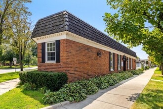17770 Mack Ave, Grosse Pointe, MI for lease Building Photo- Image 2 of 15