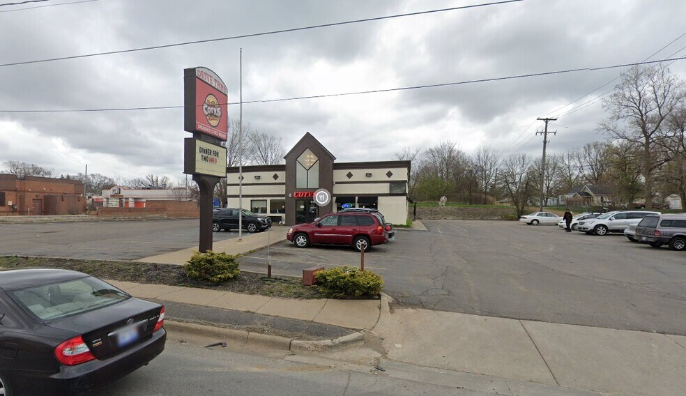 1252 N Ballenger Hwy, Flint, MI à vendre - Photo principale - Image 1 de 18