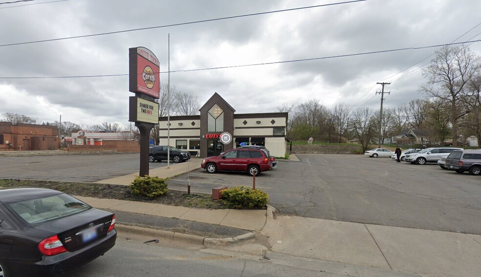 1252 N Ballenger Hwy, Flint, MI for sale - Primary Photo - Image 1 of 18