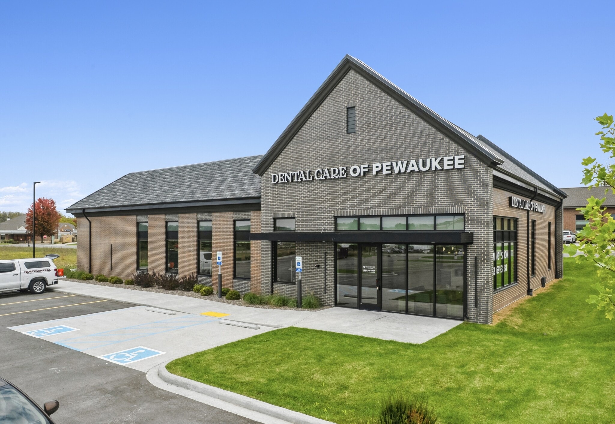 Capitol Drive & Pewaukee Rd, Pewaukee, WI à vendre Photo principale- Image 1 de 7