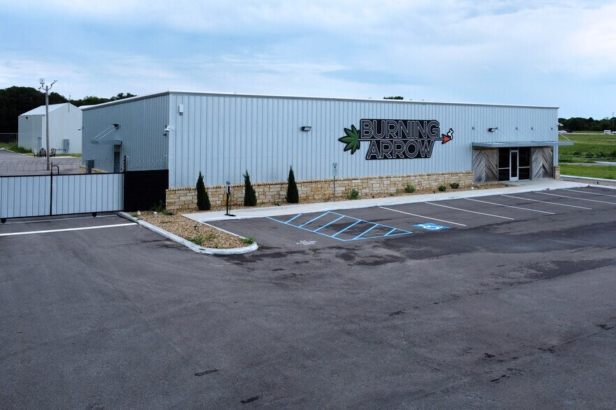 11315 Hide-A-Way Ln, Thackerville, OK à vendre - Photo du bâtiment - Image 3 de 49