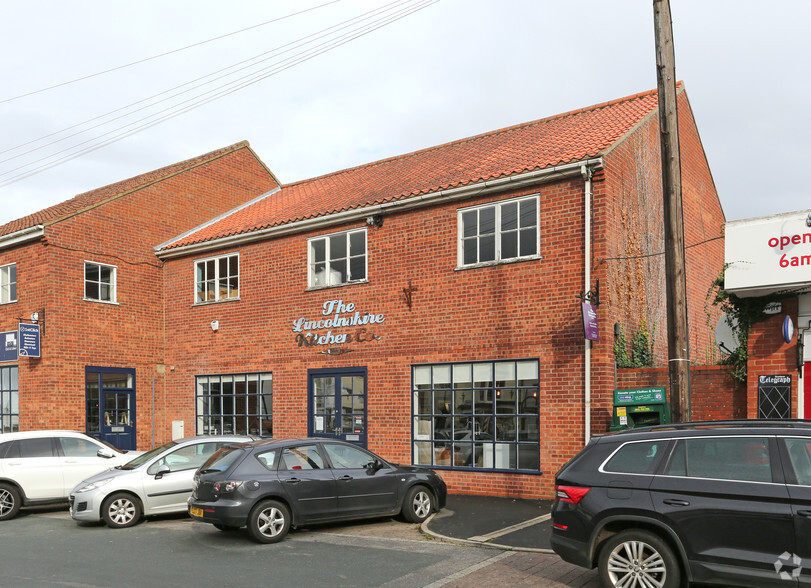 13 High St, Gainsborough for lease - Building Photo - Image 3 of 7