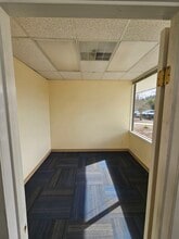 2507 SE Mile Hill Dr, Port Orchard, WA for lease Interior Photo- Image 2 of 2