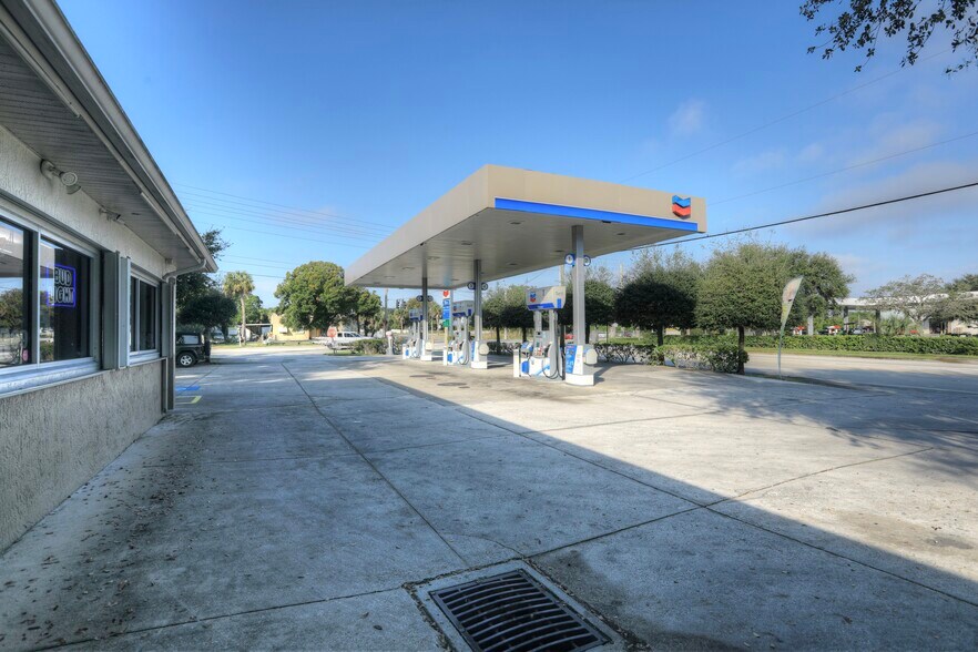 755 4th St, Vero Beach, FL à vendre - Photo du bâtiment - Image 2 de 35