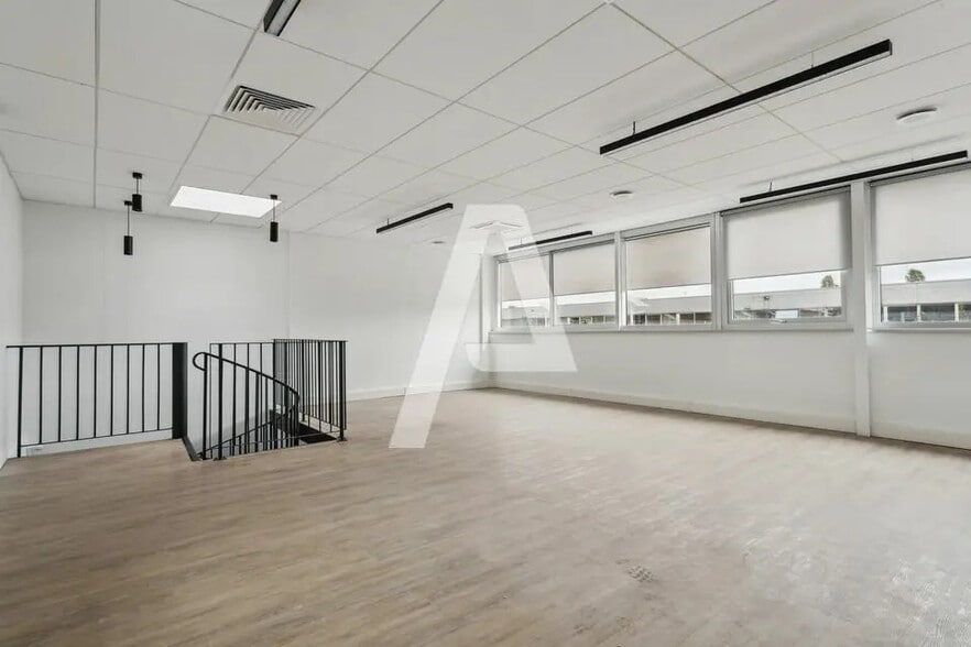 Industriel dans Bonneuil-sur-Marne à louer - Photo intérieure - Image 2 de 8