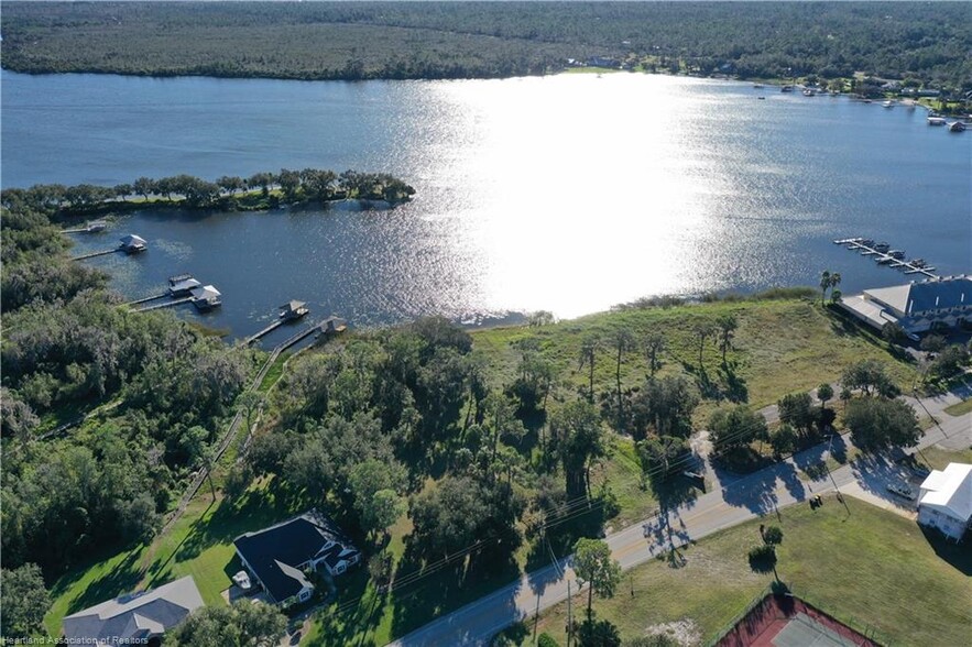 1040 Lake June Rd, Lake Placid, FL à vendre - Photo du bâtiment - Image 2 de 9