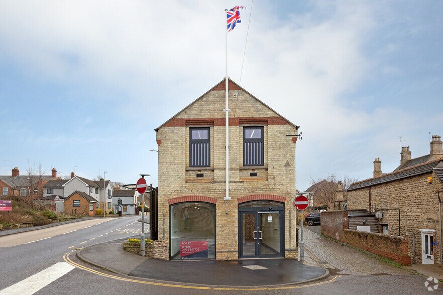 Elm St, Stamford à louer - Photo du bâtiment - Image 2 de 3