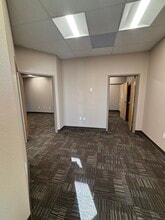 2099 W Highway 50, Pueblo, CO à louer Hall d’entrée- Image 1 de 5