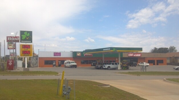 2202 NW Terrace Hills Blvd, Lawton, OK à louer - Photo du bâtiment - Image 2 de 36