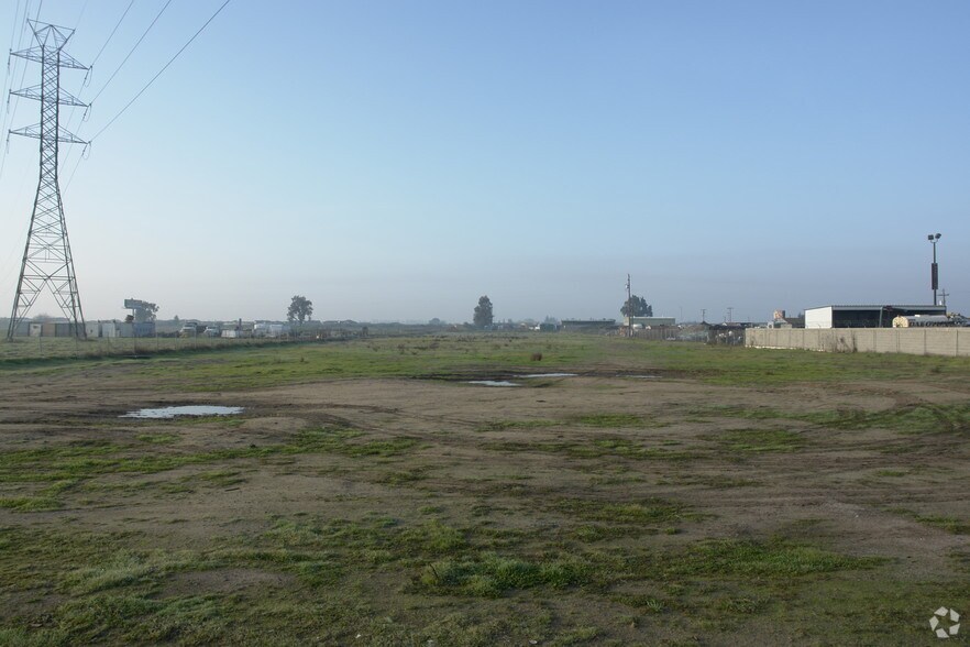 1 N Golden State Blvd, Fresno, CA for lease - Building Photo - Image 2 of 2