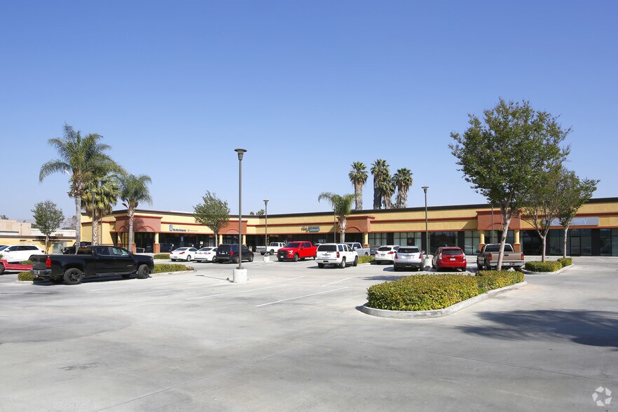7000 Indiana Ave, Riverside, CA à louer - Photo du bâtiment - Image 3 de 3