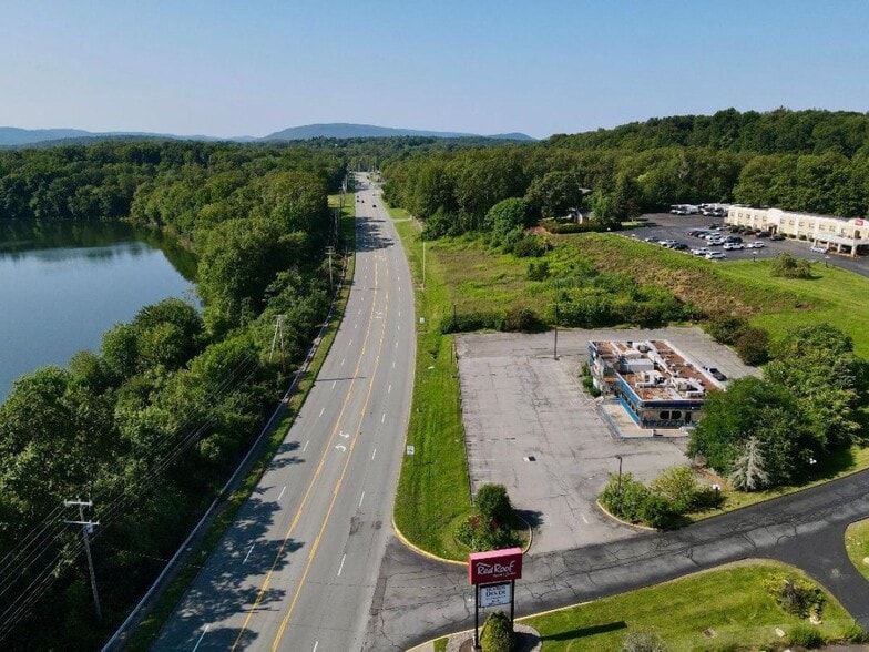 909 Union Ave, New Windsor Township, NY for lease - Building Photo - Image 2 of 10