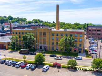 Plus de détails pour 70 Outwater Ln, Garfield, NJ - Bureau/Commerce de détail à louer
