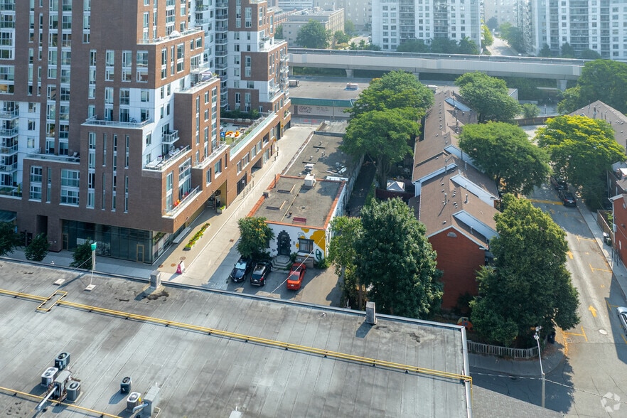 297 Campbell Ave, Toronto, ON à vendre - Aérien - Image 2 de 11