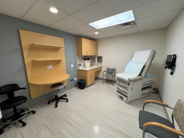 5 Durham Rd, Guilford, CT for lease - Interior Photo - Image 2 of 16